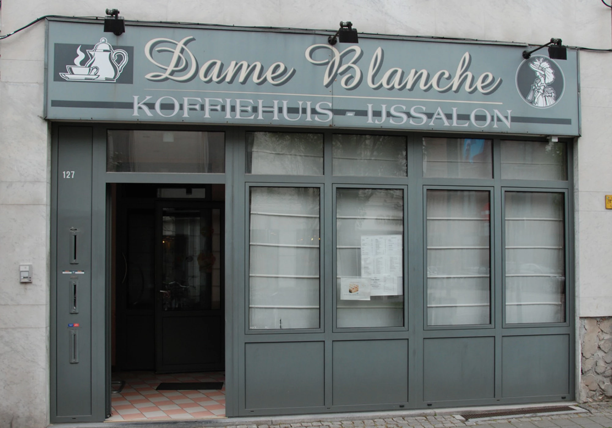 Foto van Dame Blanche