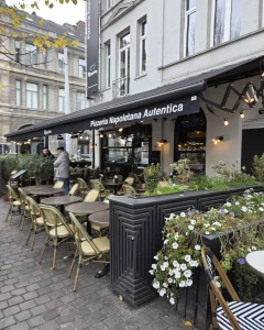 Foto van Maccione  Leopold de Waelplaats