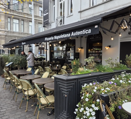 Foto van Maccione  Leopold de Waelplaats