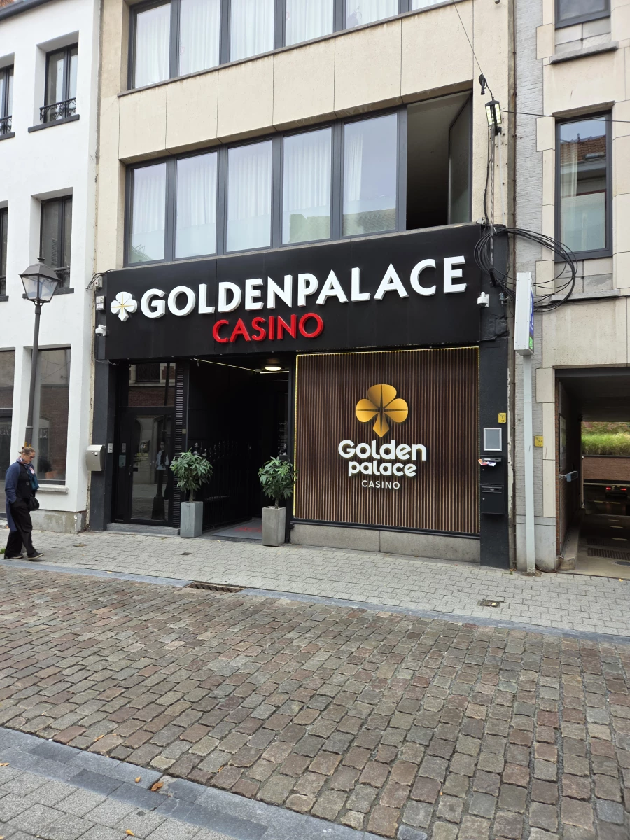Foto van Golden Palace