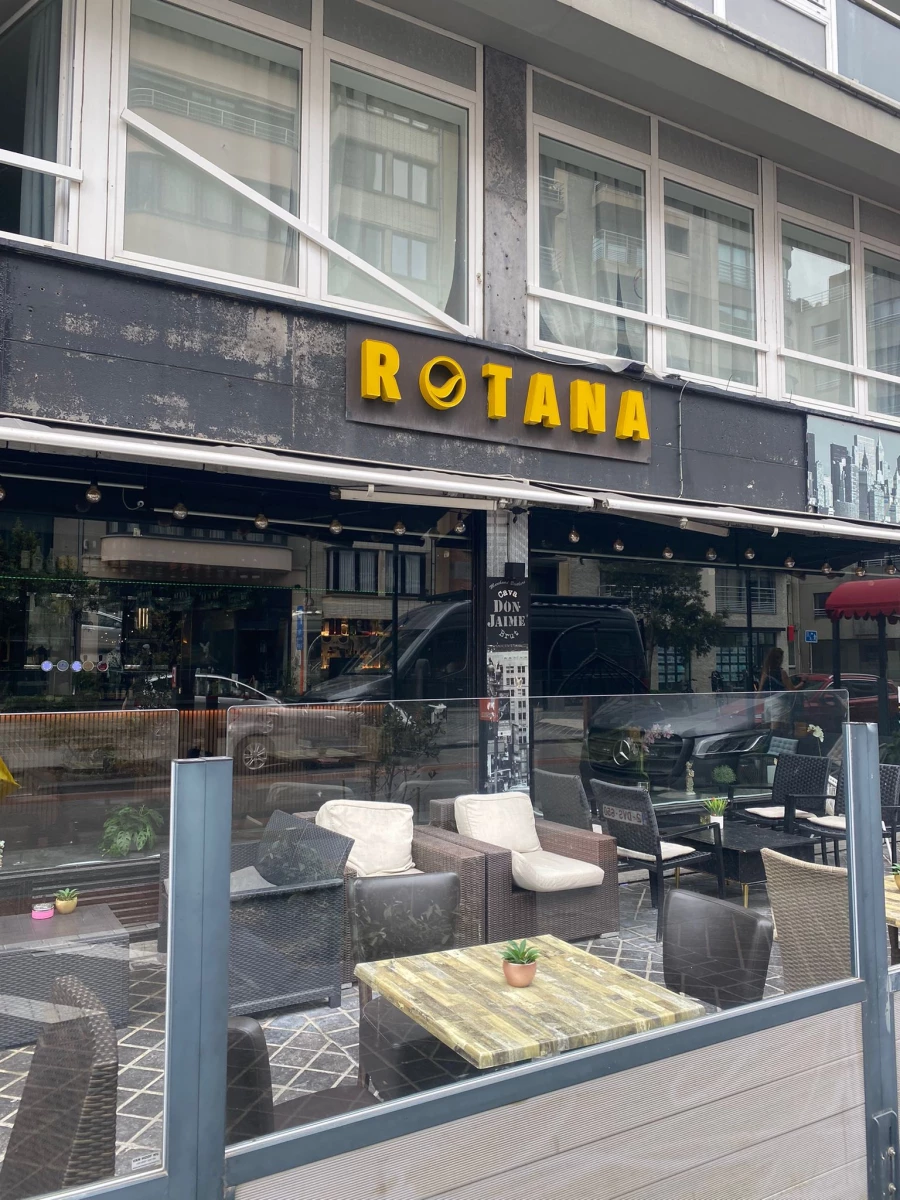 Foto van Rotana